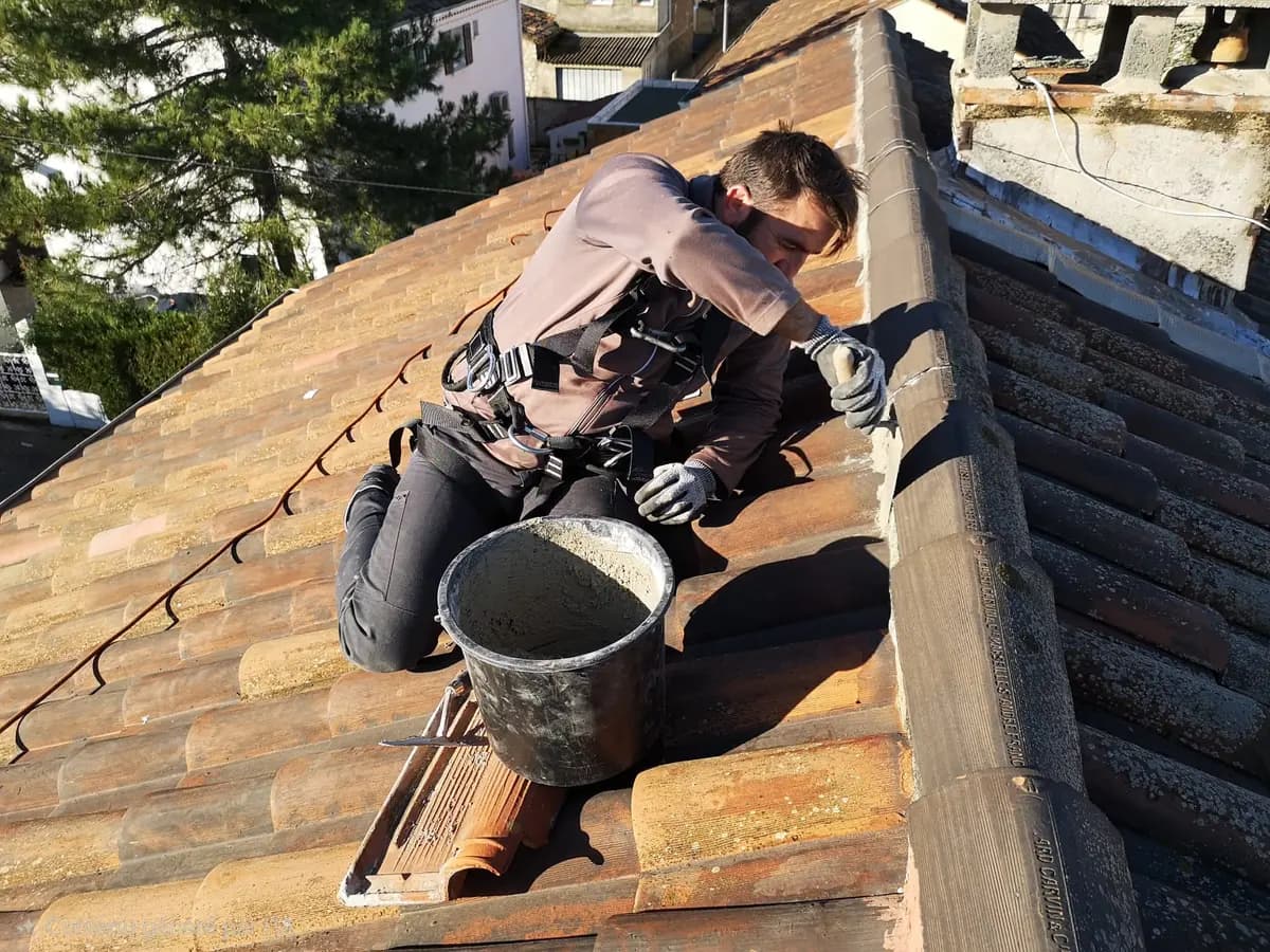 reparation tuiles toiture aix en provence