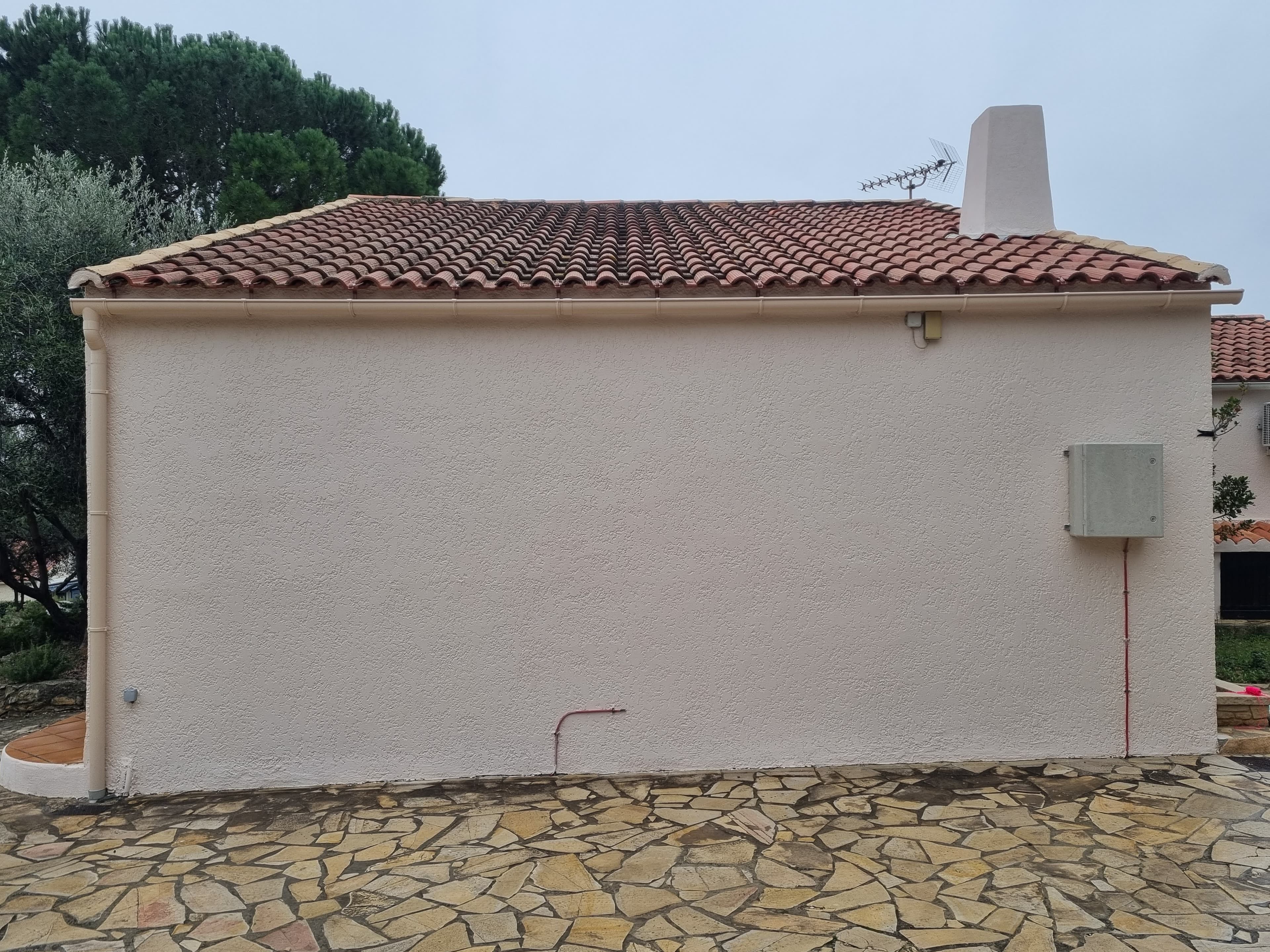 installation gouttière pvc velaux